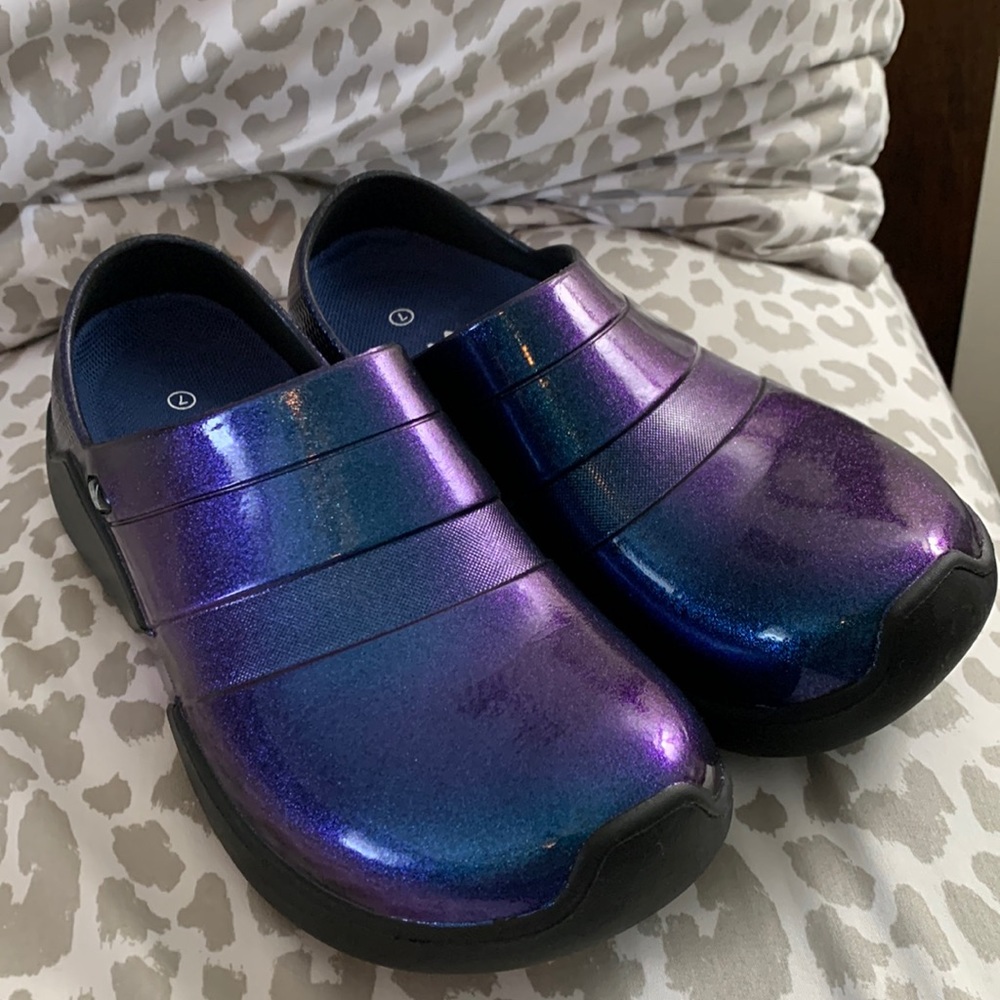 Anywear clogs